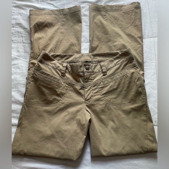 Athleta Dipper Low Rise Cargo Flare Pants 8 Y2K Khaki Gorpcore Hiking Streetwear - Picture 1 of 12